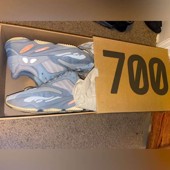 2019 YEEZY BOOST 700 INERTIA - Picture 1 of 9